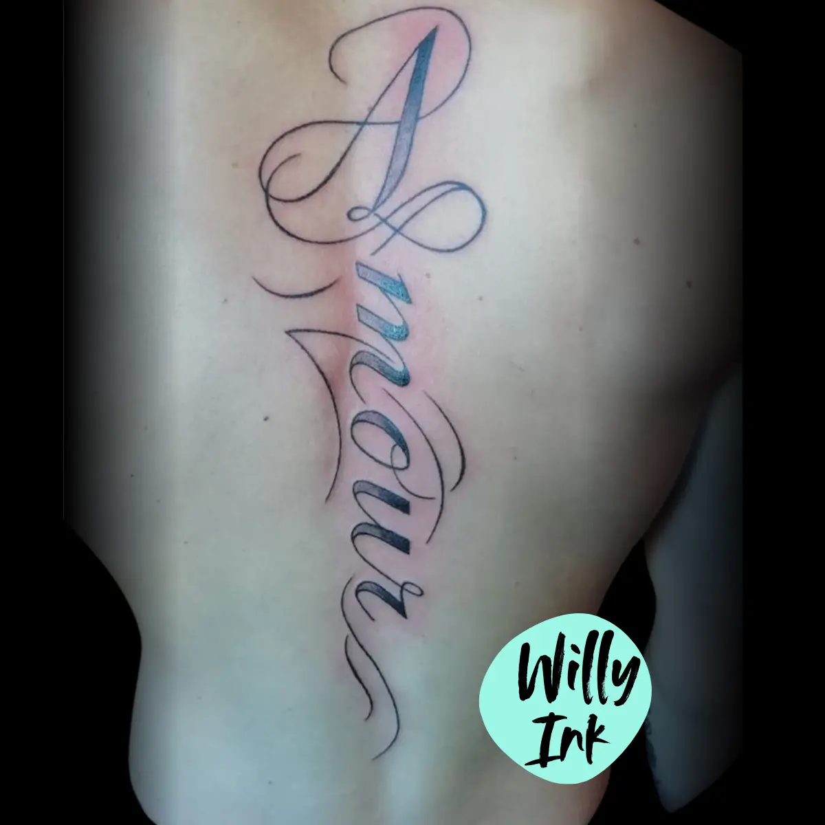 tatouage calligraphie sur le dos lyon