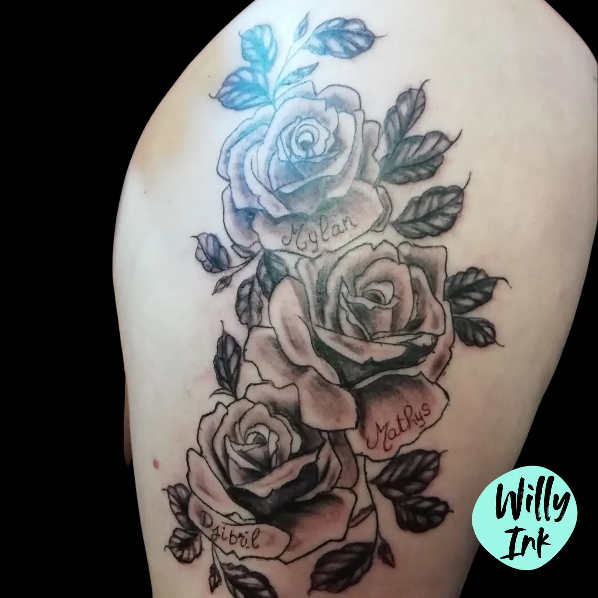 tatouage roses realistes lyon